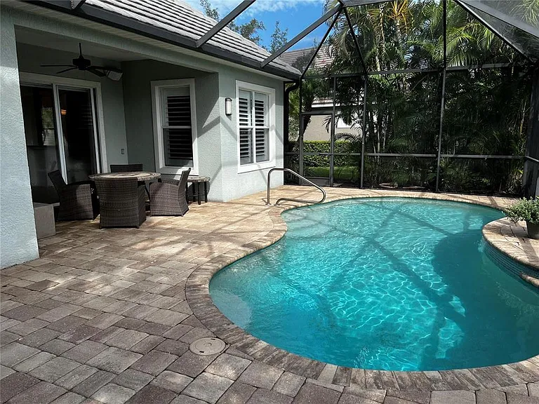12051 Thornhill Ct — Photo 38