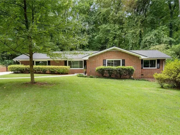 3355 Embry Cir, Chamblee, GA 30341