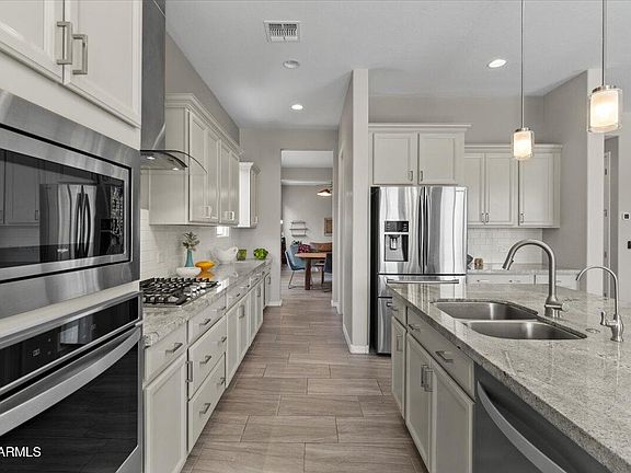 5th image of 19003 W OREGON Avenue