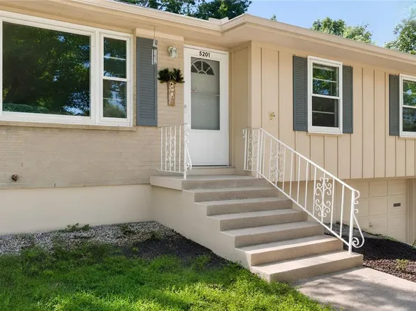 5201 Overton Cir, Kansas City, MO 64133