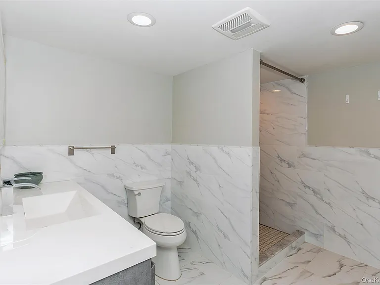 7 Bayview Ter — Photo 24
