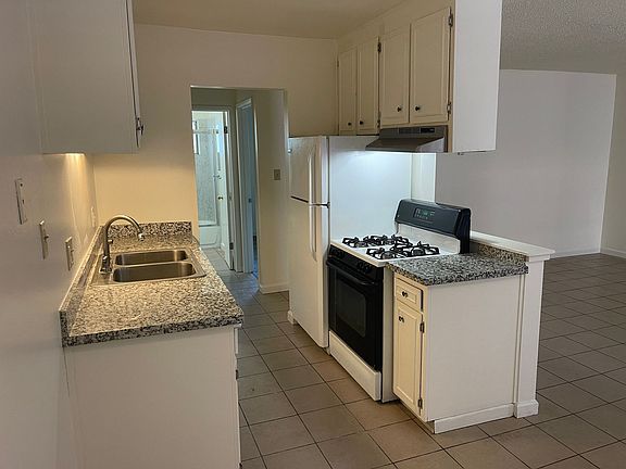 3rd image of 337 E Poplar St #16