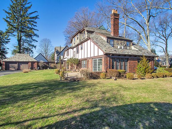 2nd image of 138 Stratford Ave