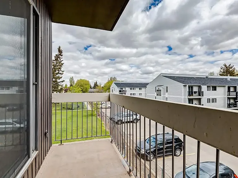 232 Pinehouse Dr — Photo 41