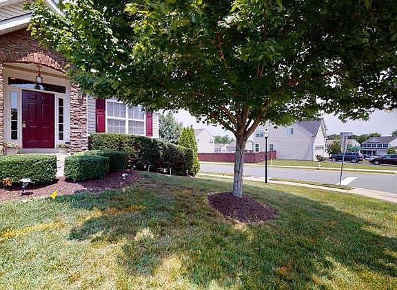 3rd image of 81 Sanctuary Ln