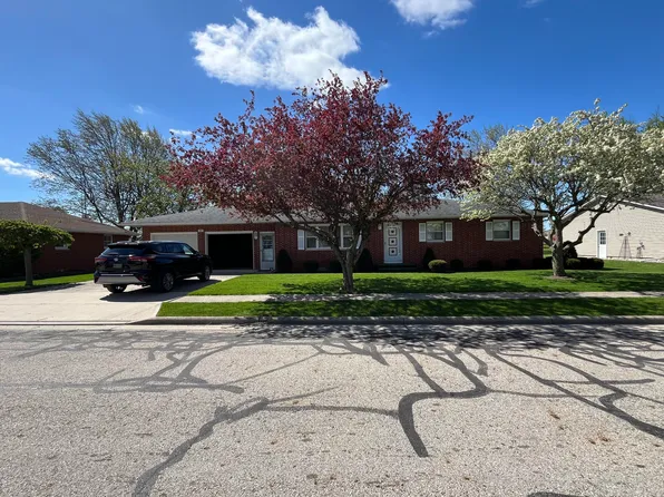 207 West St, Jackson Center, OH 45334