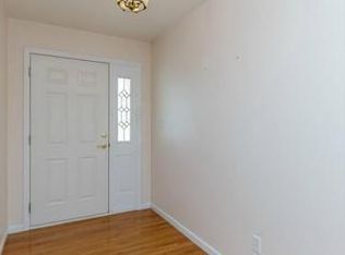 142 Westgate Dr, Saint Peters, MO 63376