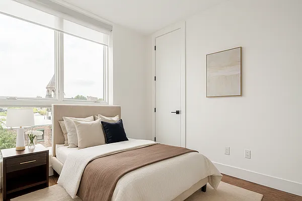 Rented by Loom Capital Group Inc. | media 17