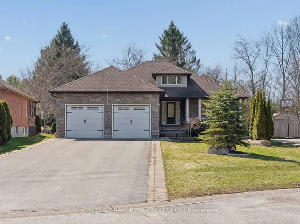 28 Pine Marsh Ln, Quinte West, ON K8V 0A5
