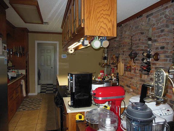5th image of 211 Margaret Ln