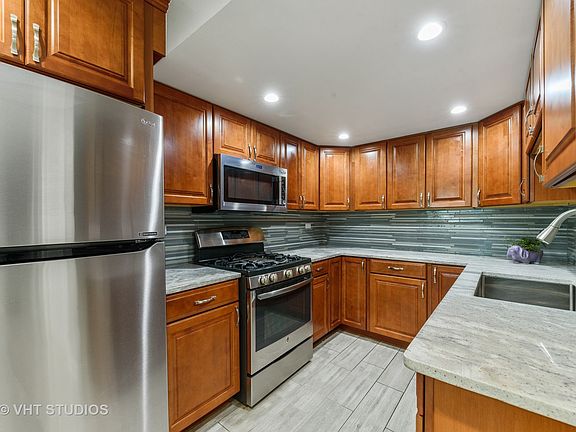 5th image of 1743 N Canterbury Ln
