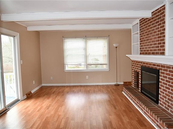 5th image of 830 Westport Dr