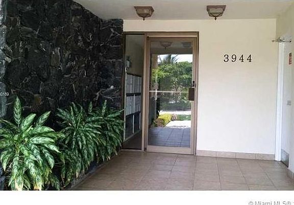 3rd image of 3944 NE 167th St APT 201