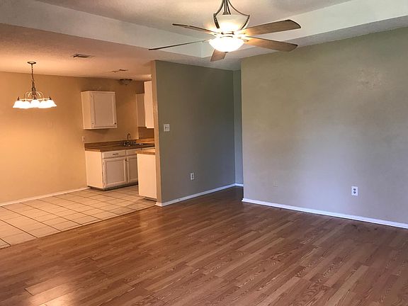 4th image of 6636 Parkview Ln
