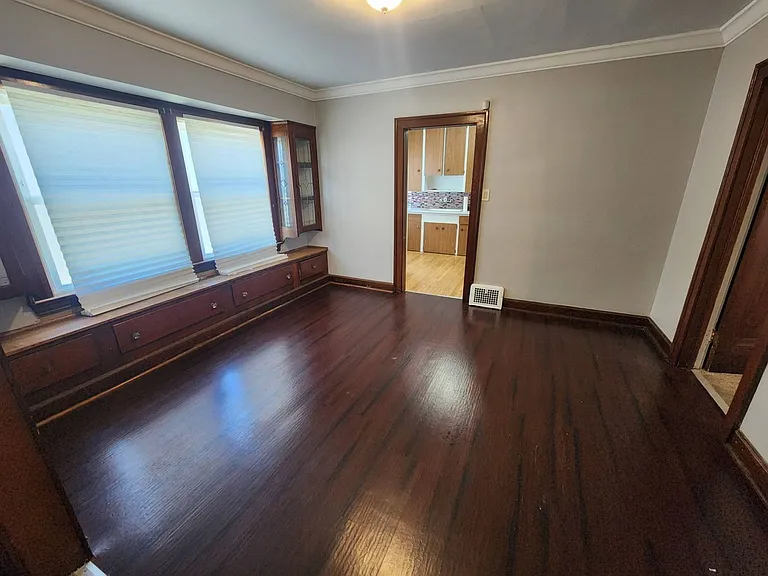 10109 Richland Ave — Photo 5