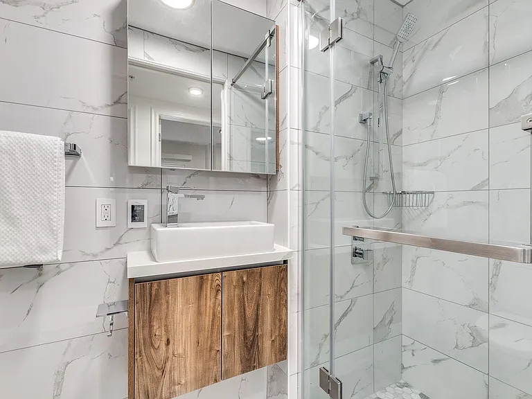 1170 Barclay St #107 — Photo 11