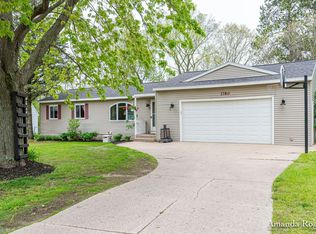 1780 Woodrun Dr SE, Lowell, MI 49331