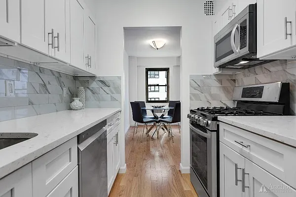 Sold by Anchor Associates | media 13