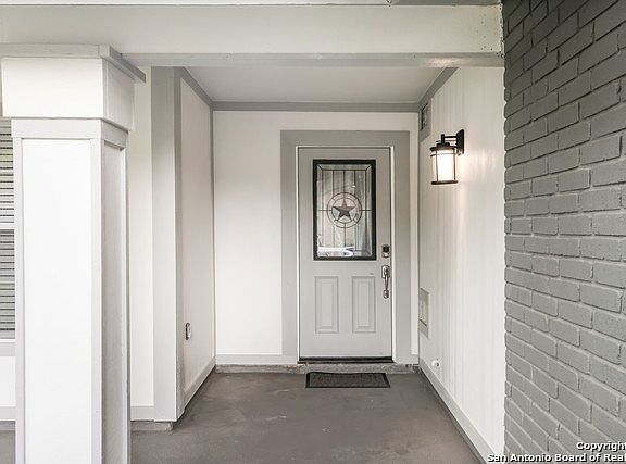 3rd image of 16314 Elk Hollow St