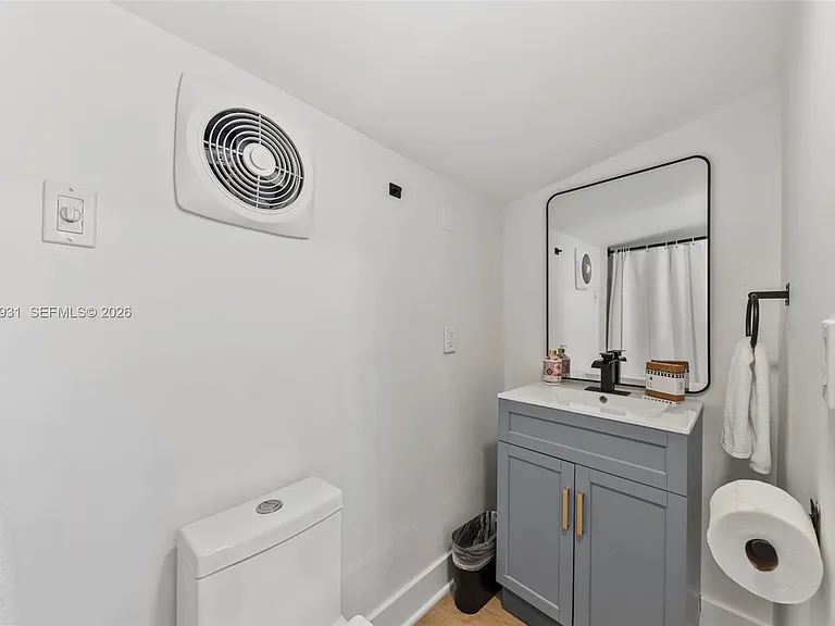 2946 SW 26th St #2 — Photo 3