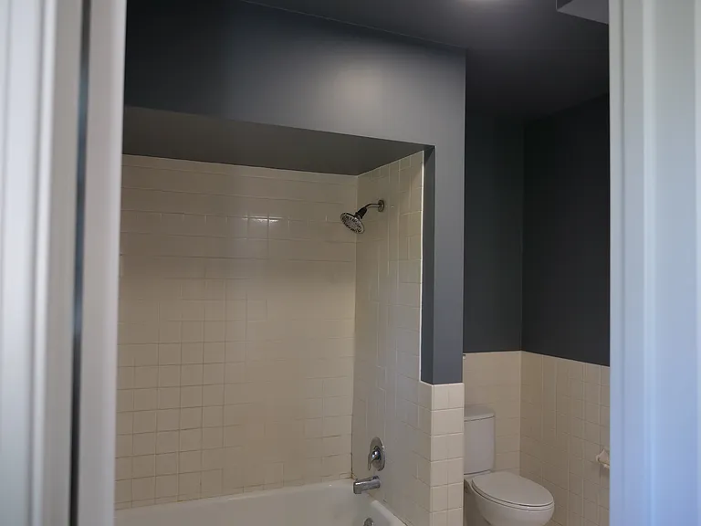 Full master bathroom.