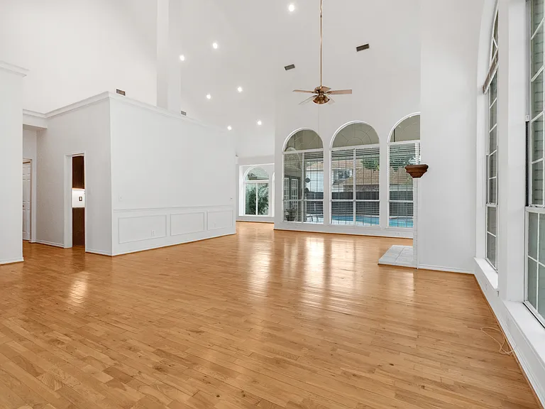 4637 Portrait Ln — Photo 4
