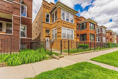 4938 W Monroe St #1 Photo 1