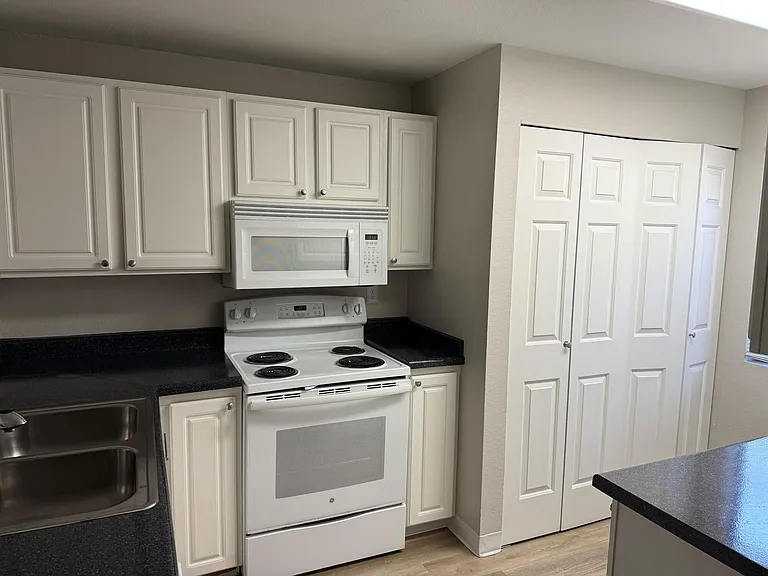 Redmond Park Apts — Photo 65