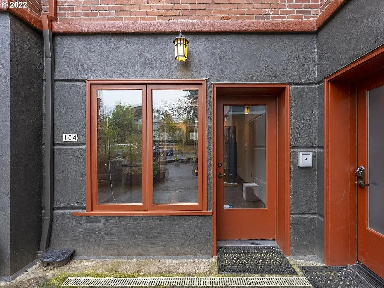 5400 NE 30th Ave — Photo 3