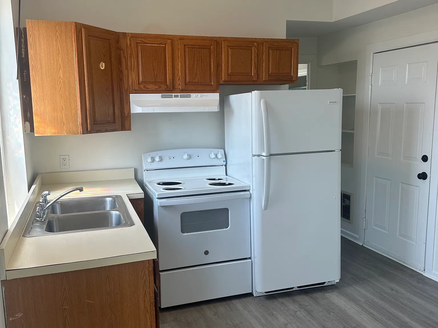 1 bed, 500 sqft, $1,100 — Photo 2