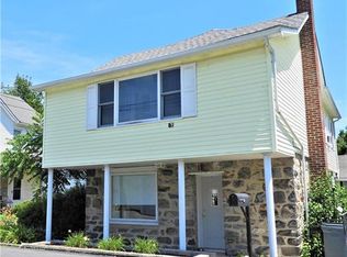 313 Maple St, Roseto, PA 18013