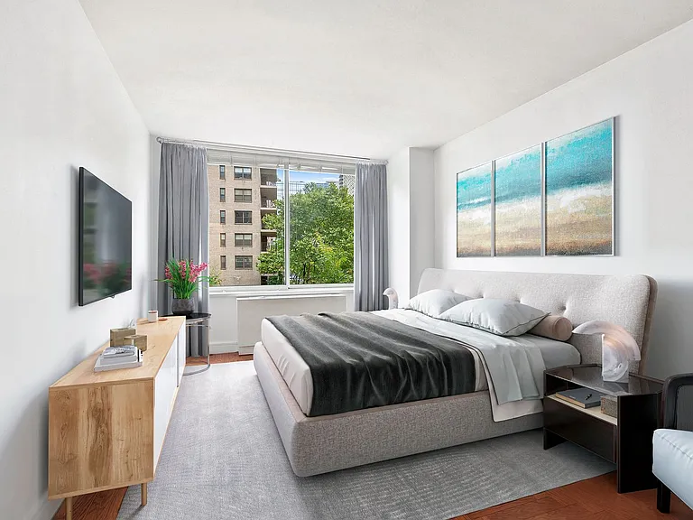 200 Riverside Blvd #308 — Photo 3