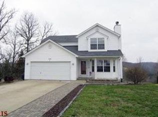 770 Walnut Rdg, Fenton, MO 63026