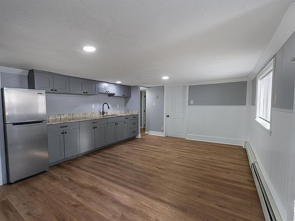 4th image of 94 Chandler St #A
