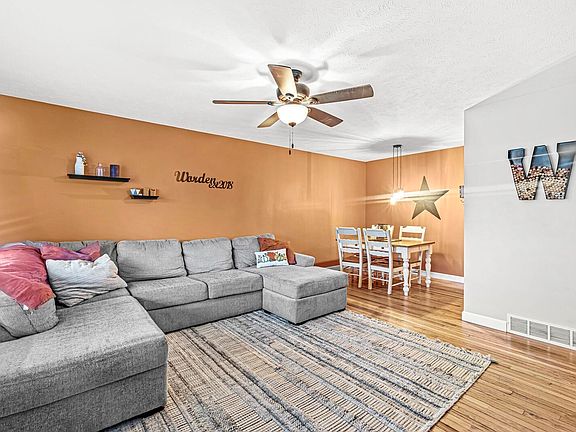 3rd image of 4027 Coral Dr