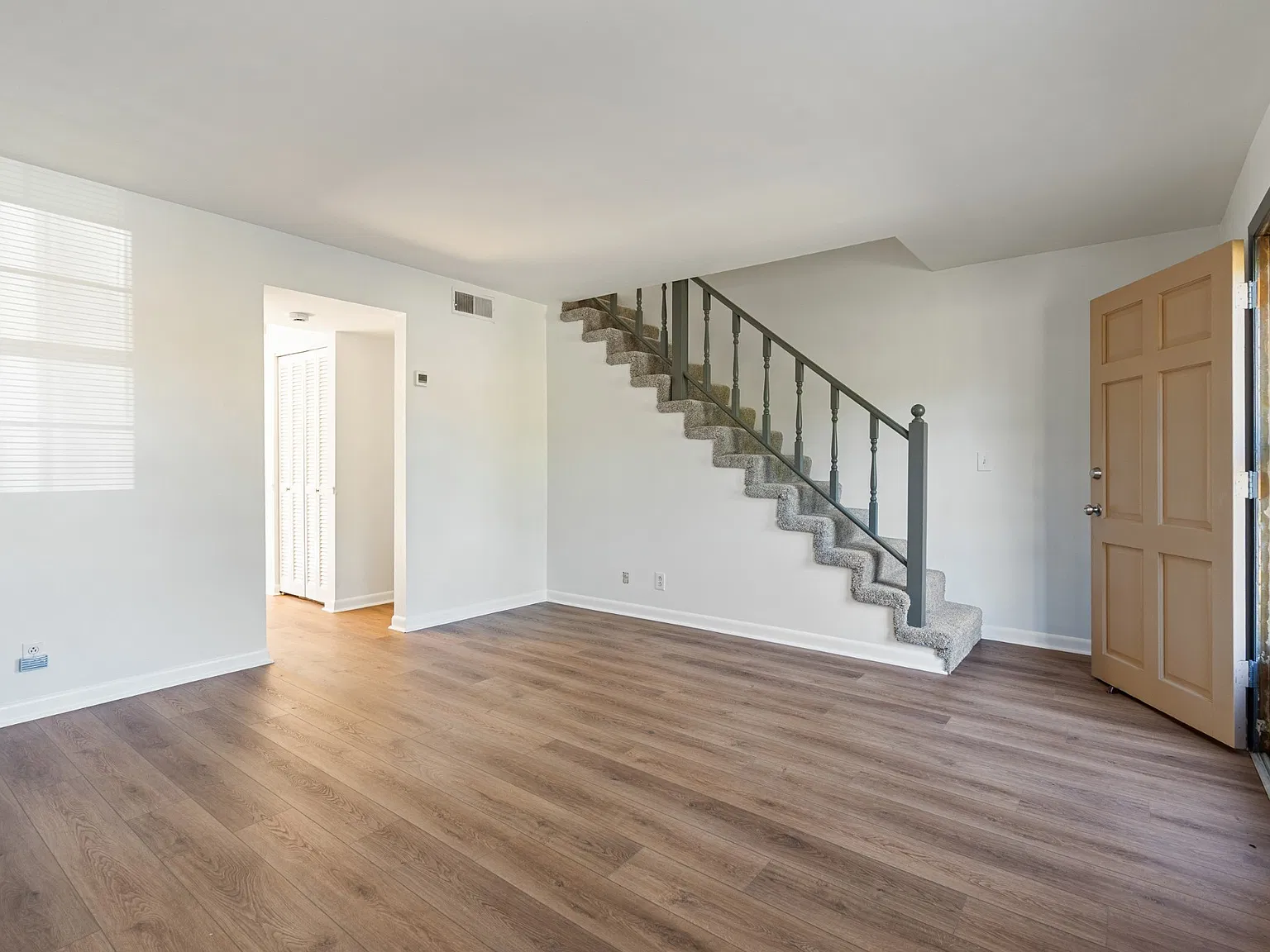 2 bed, 1.5 bath, 1080 sqft, $1,490 — Photo 3