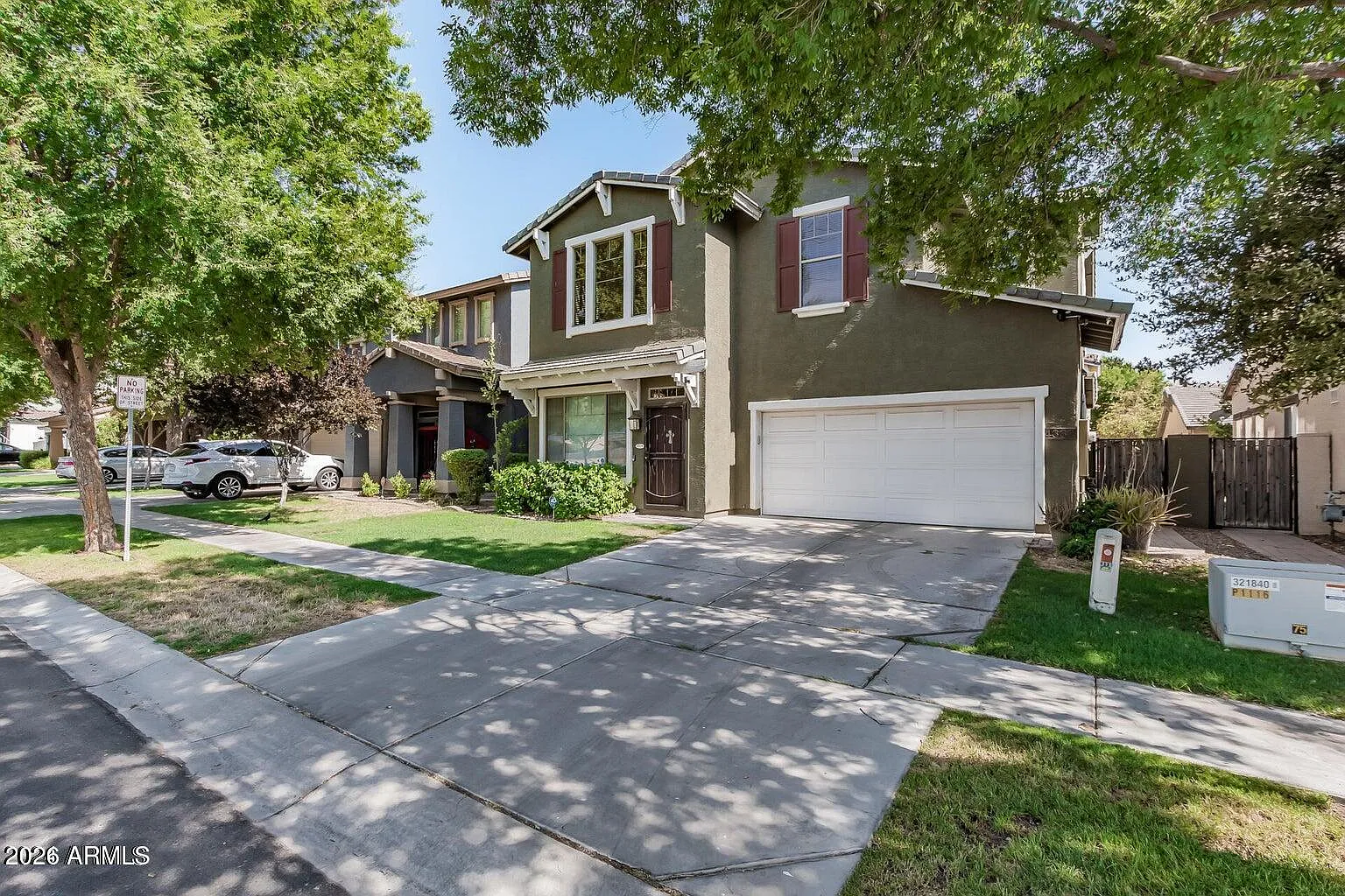 5 bed, 3.0 bath, 2556 sqft, $3,500 — Photo 2
