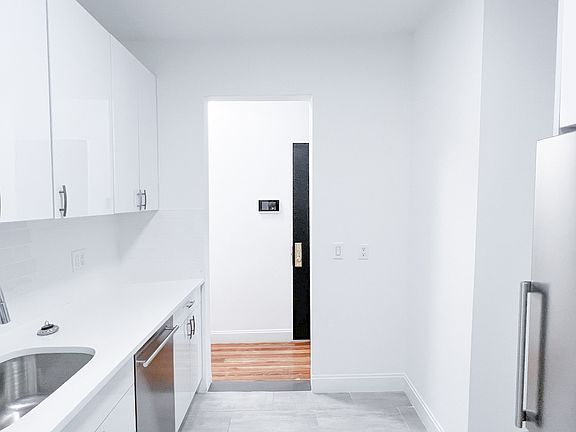 3rd image of 443 E 88th St APT 10