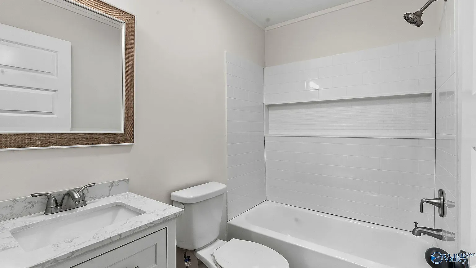 4 bed, 1429 sqft, $1,900 — Photo 1