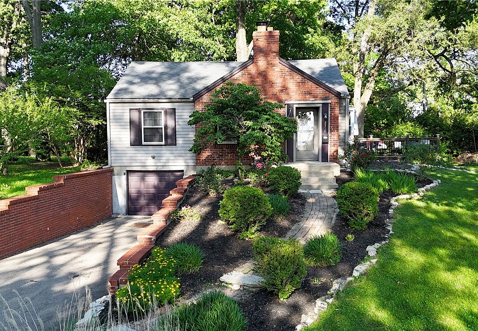 1st image of 2938 Glenmore Ave