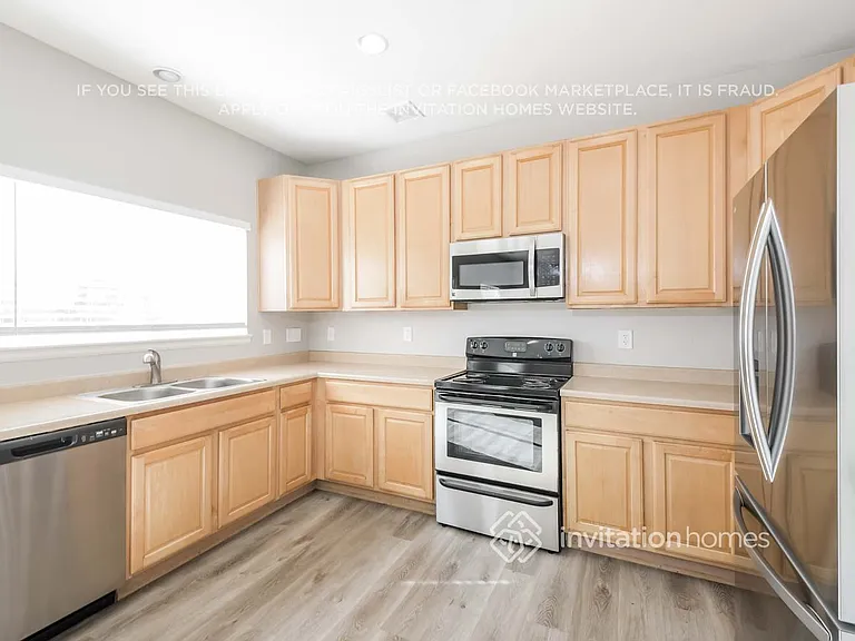 19398 E 58th Dr — Photo 9