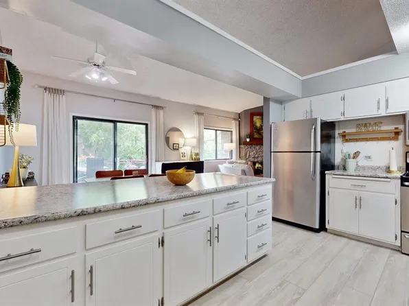 14310 Fairway Dr, Eden Prairie, MN 55344