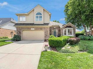 46596 Edgewater Dr, Macomb, MI 48044