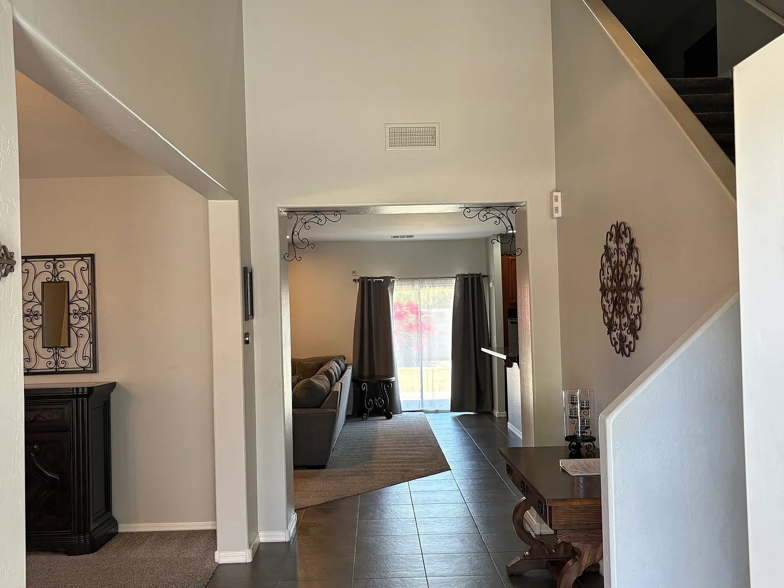 5 bed, 3484 sqft, $4,500 — Photo 4