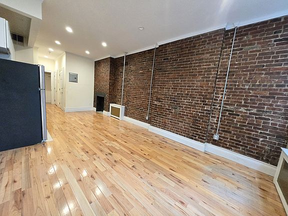 4th image of 145 Sullivan St #2Z
