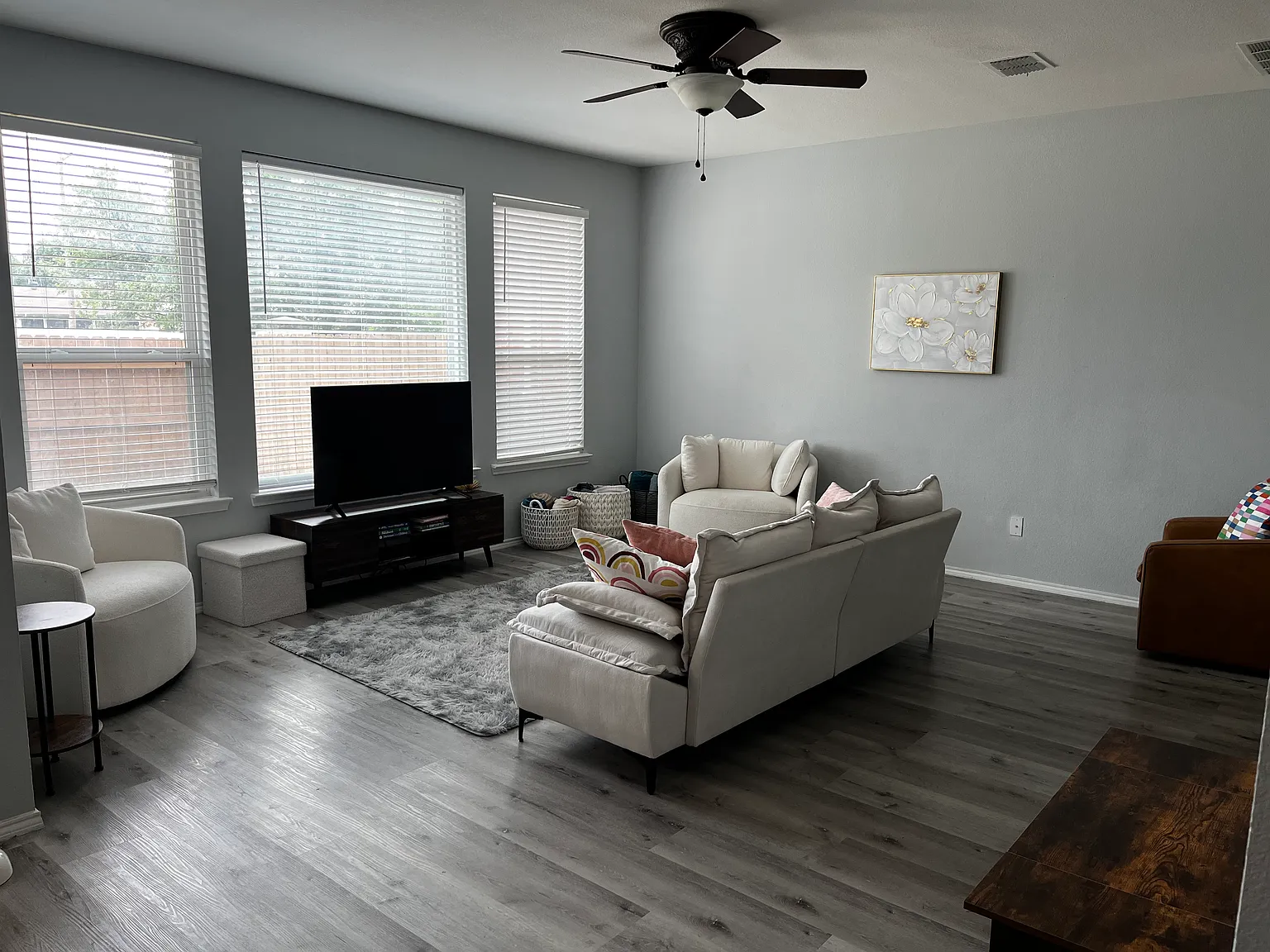 4 bed, 2.5 bath, 1967 sqft, $2,650 — Photo 3