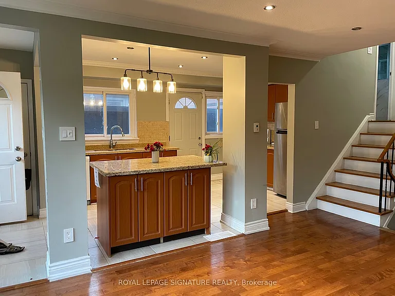 65 Holcolm Rd #UPPER — Photo 24