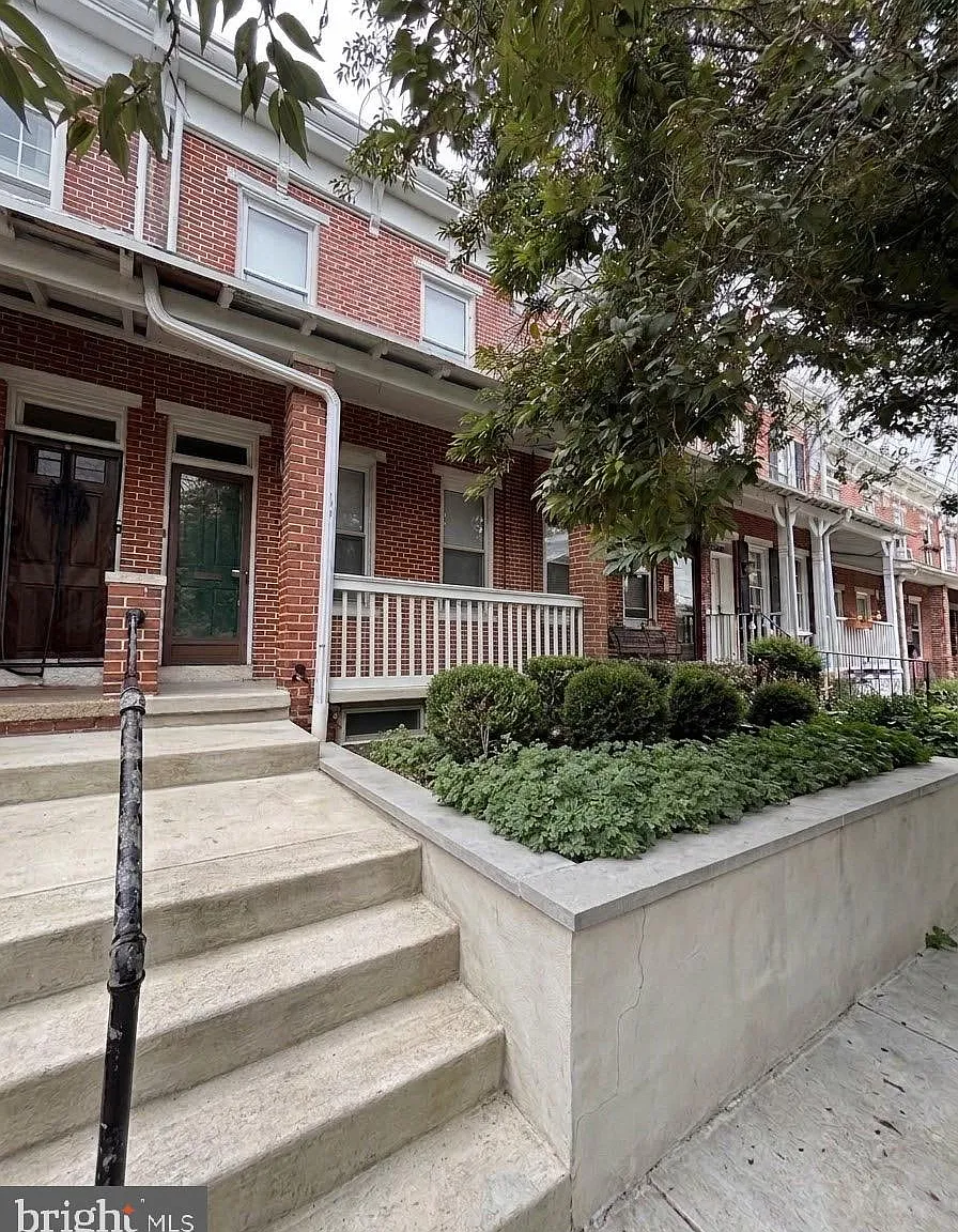 2 bed, 1075 sqft, $2,250 — Photo 2