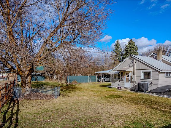 3rd image of 82 Pioneer Rd