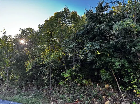 13111 Metropolitan Ave, Bonner Springs, KS 66012
